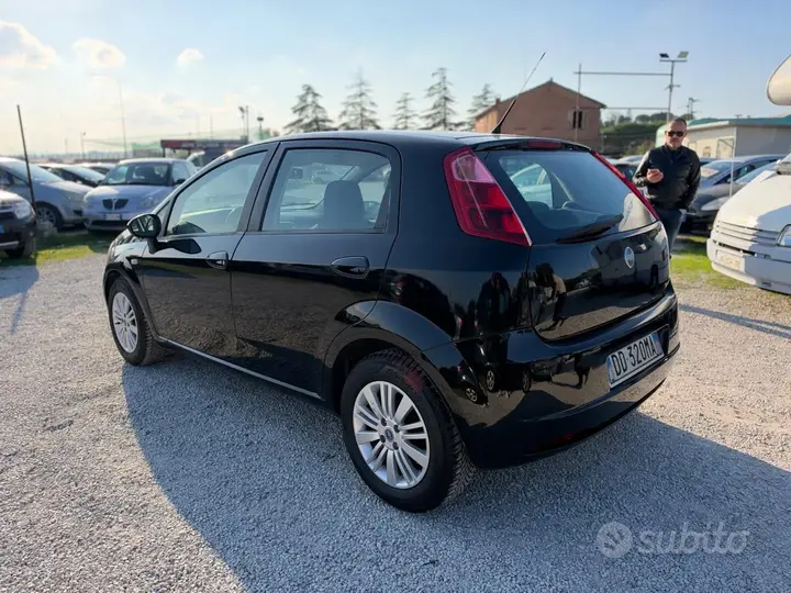 Fiat Grande Punto 2006 photo 4