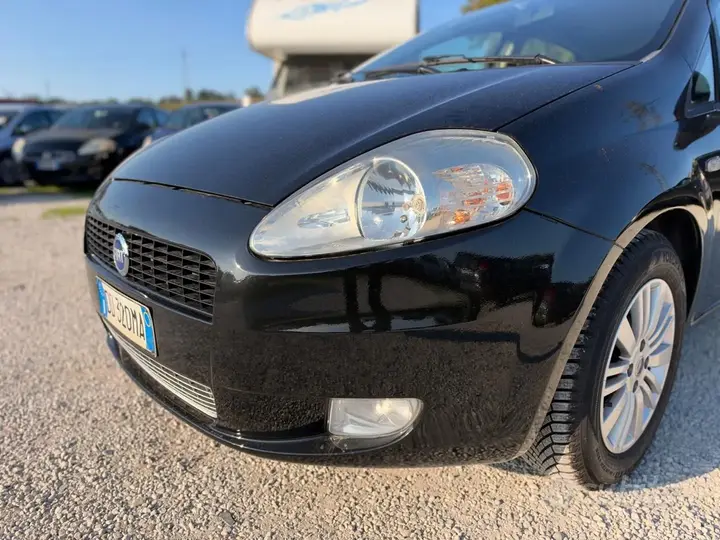 Fiat Grande Punto 2006 photo 5