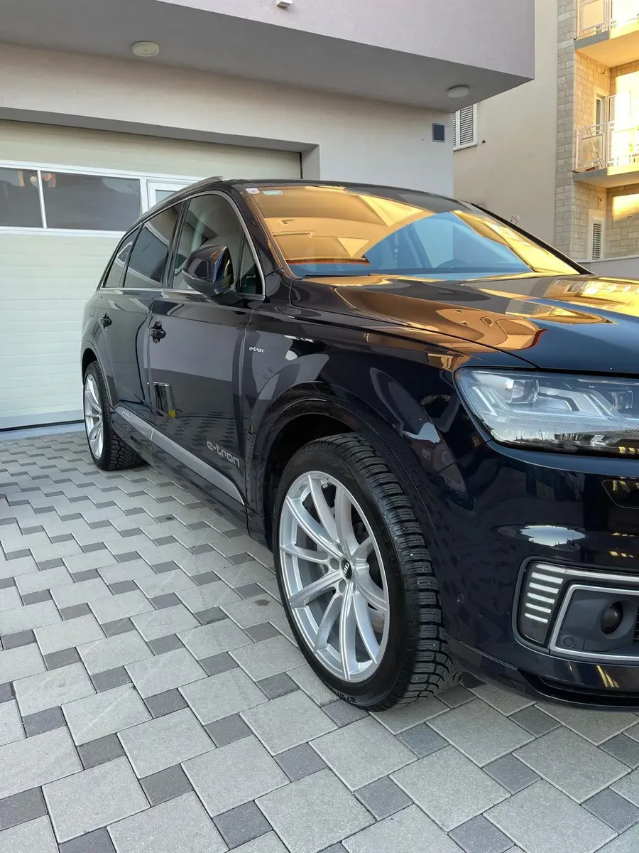 Audi Q7 2017 photo 3