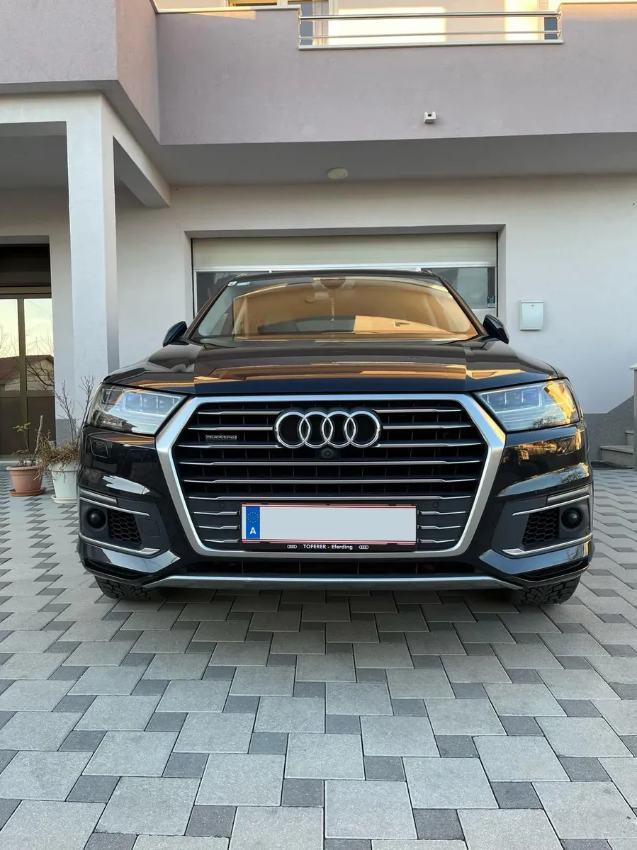 Audi Q7 2017 photo 2