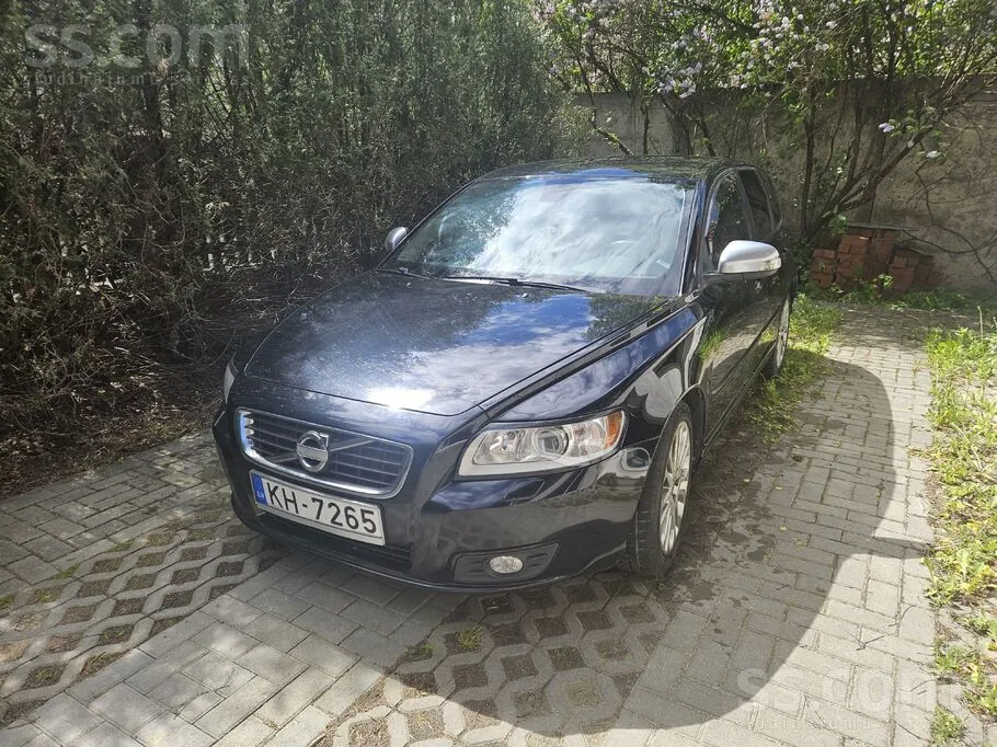 Volvo V50 2012 photo 2