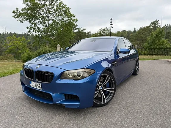 BMW M5 2012 photo 2