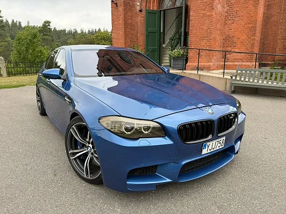 BMW M5 2012 photo 5
