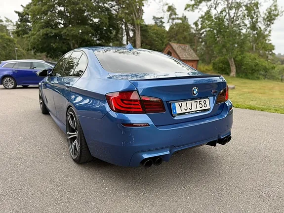 BMW M5 2012 photo 3