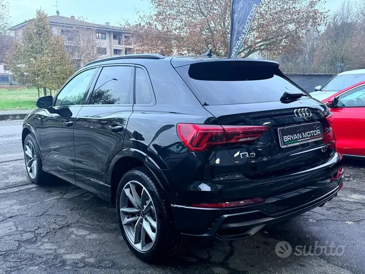Audi Q3 2022 photo 2