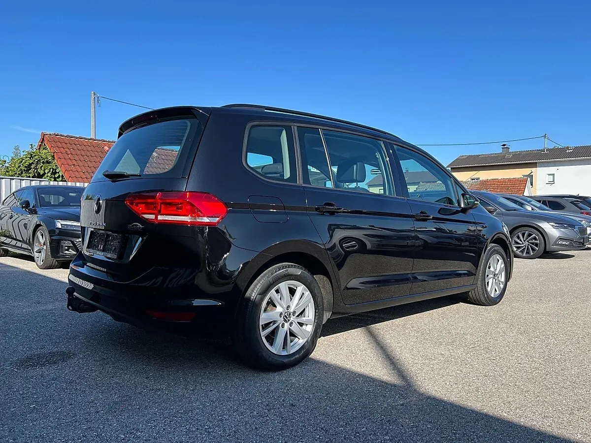 Volkswagen Touran 2023 photo 3