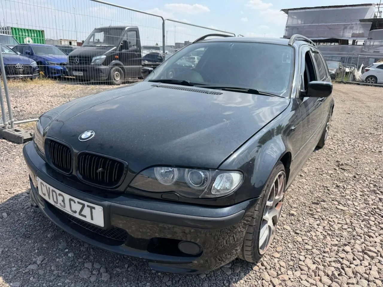 BMW 3 Series 2003 photo 2