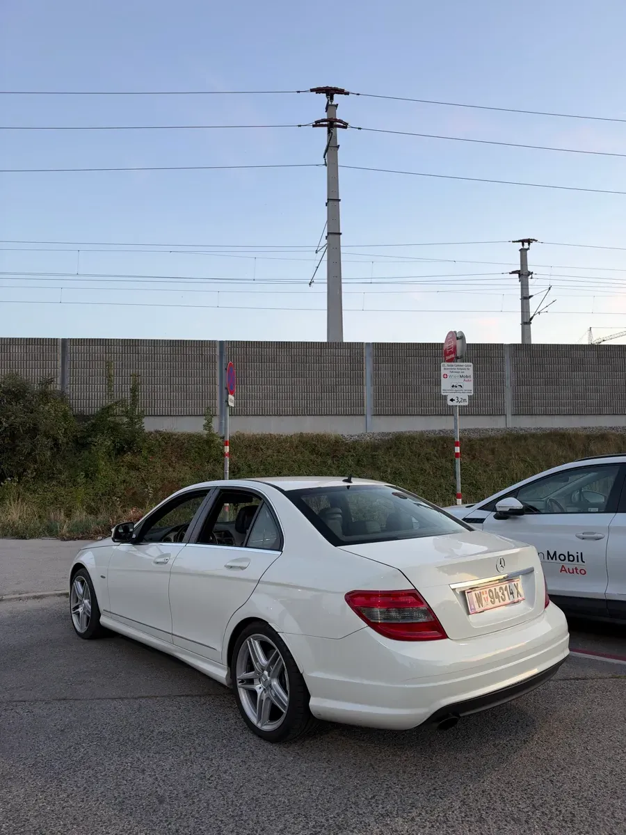 Mercedes-Benz C-Class 2007 photo 2