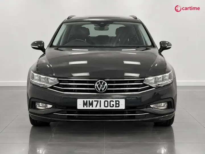 Volkswagen Passat 2021 photo 2