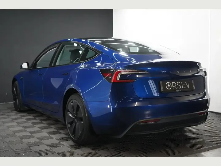 Tesla Model 3 2024 photo 3