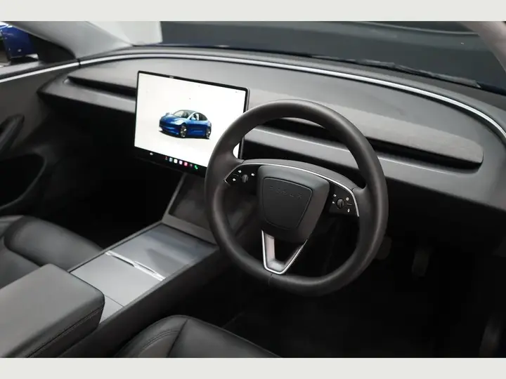 Tesla Model 3 2024 photo 2