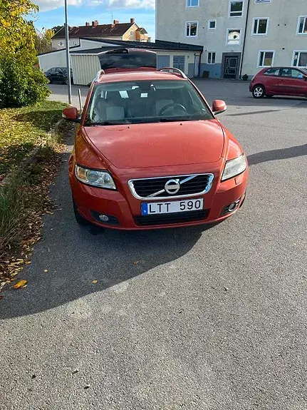 Volvo V50 2012 photo 2