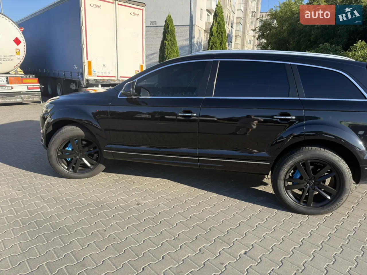 Audi Q7 2012 photo 2