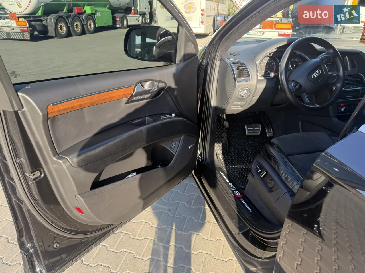 Audi Q7 2012 photo 3