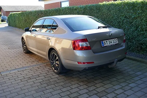 Skoda Octavia 2014 photo 3