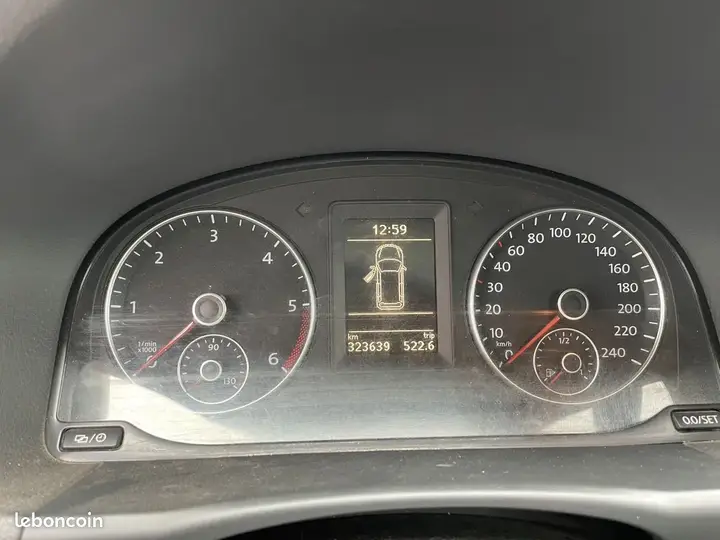 Volkswagen Touran 2012 photo 4