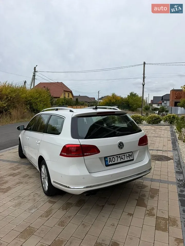 Volkswagen Passat 2011 photo 3