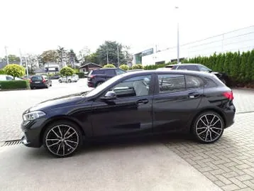 BMW 1 Series 2022 photo 2