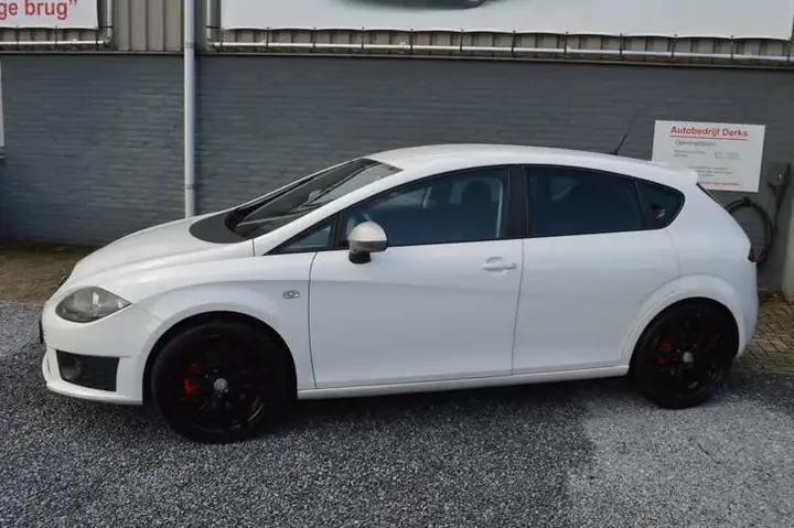 Seat Leon 2011 photo 3