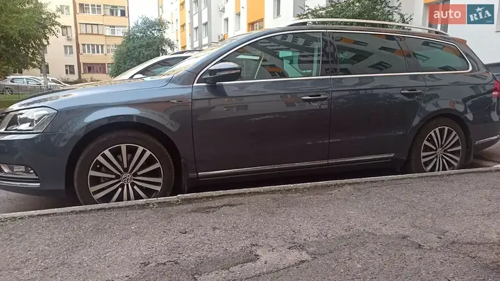 Volkswagen Passat 2012 photo 4