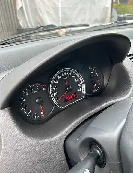 Suzuki Swift 2006 photo 2