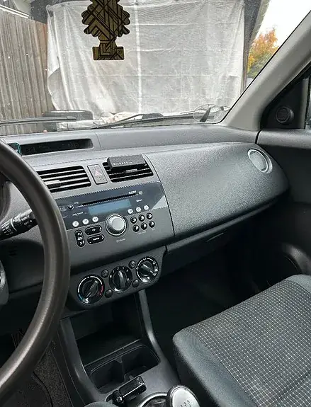 Suzuki Swift 2006 photo 3