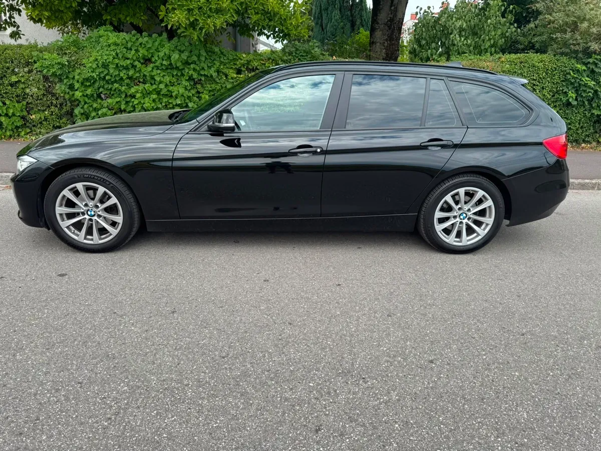 BMW 3 Series 2012 photo 3