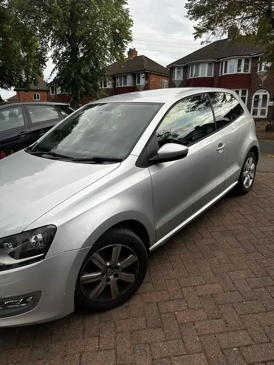 Volkswagen Polo 2012 photo 2