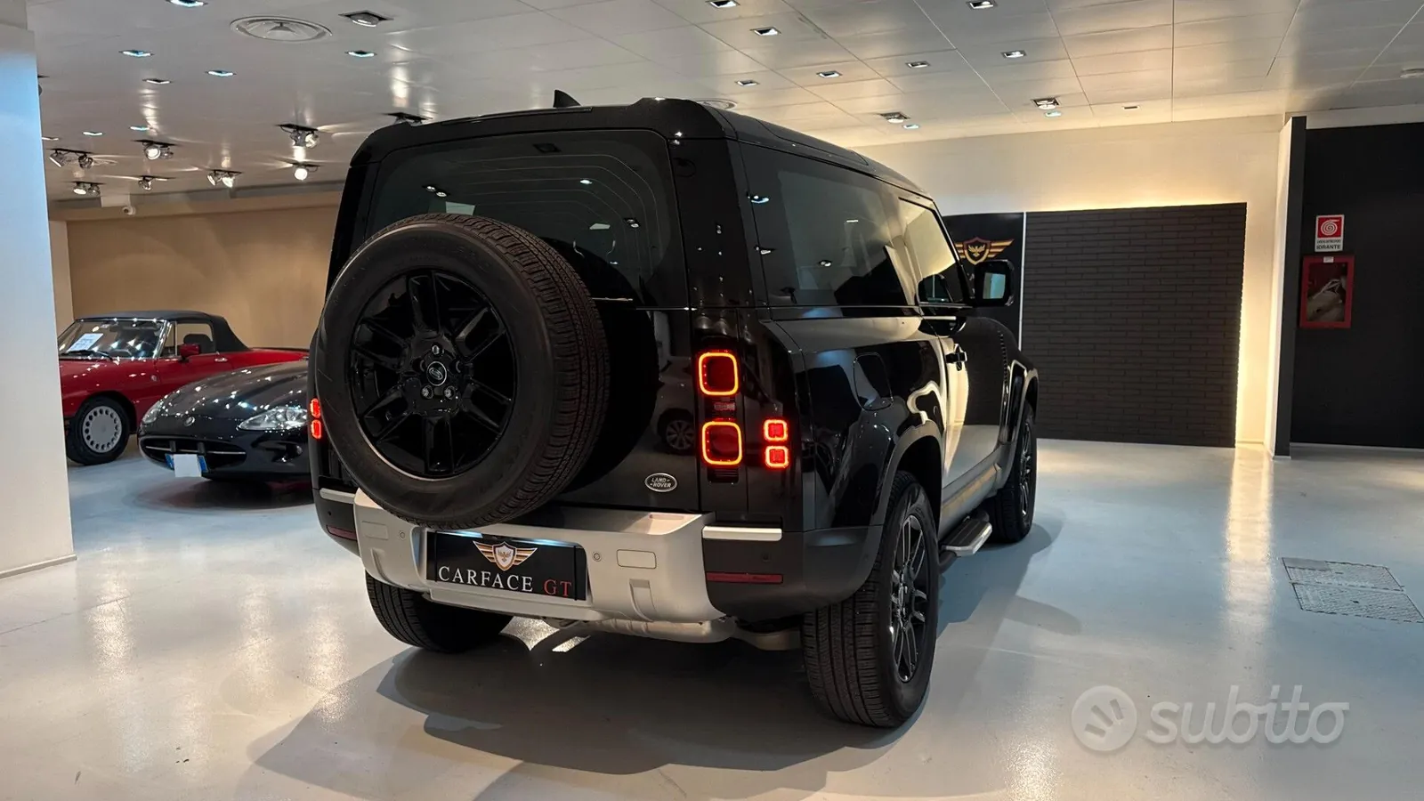 Land Rover Defender 2023 photo 4