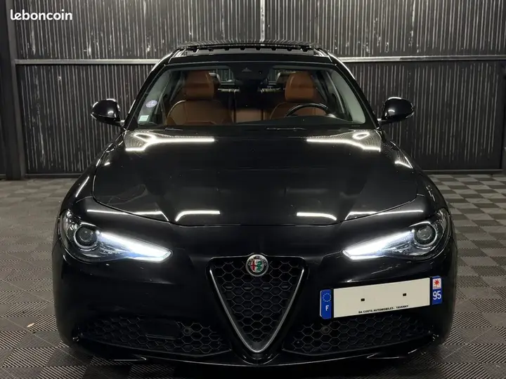 Alfa Romeo Giulia 2017 photo 4