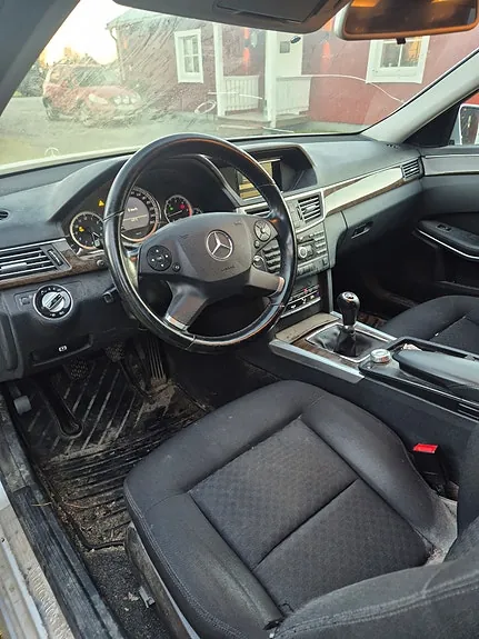 Mercedes-Benz E200 2010 photo 2