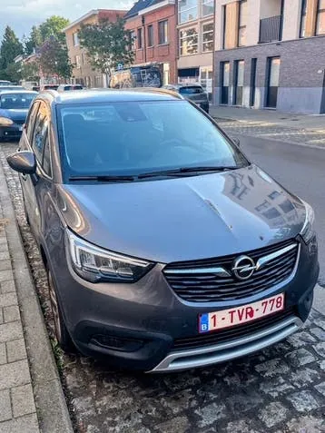Opel Crosland X