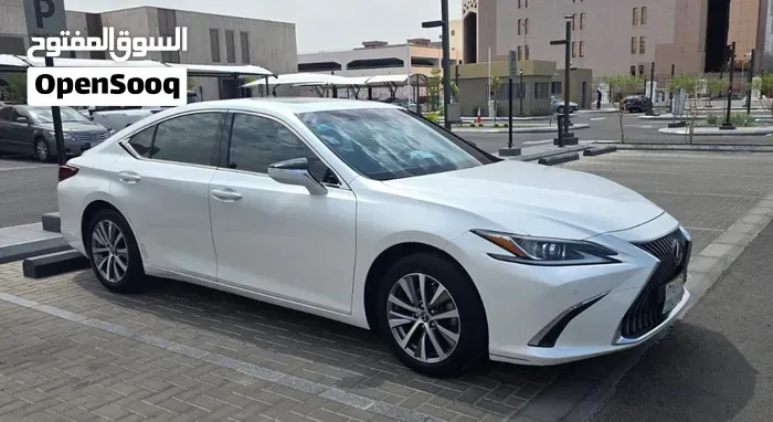 Lexus Es 250 2021 photo 3