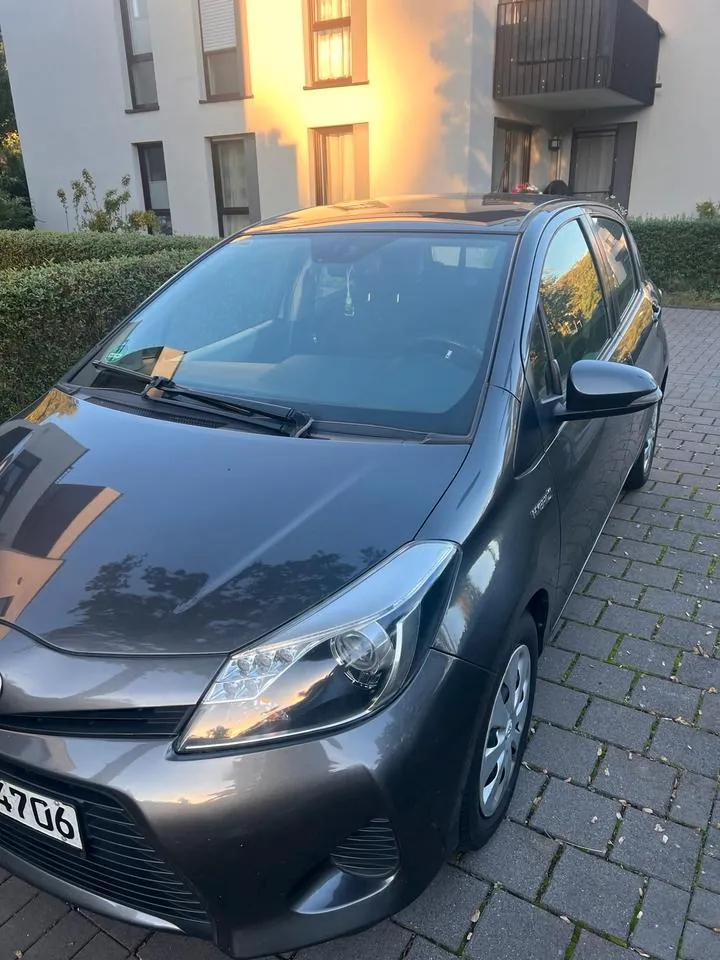 Toyota Yaris Hybrid