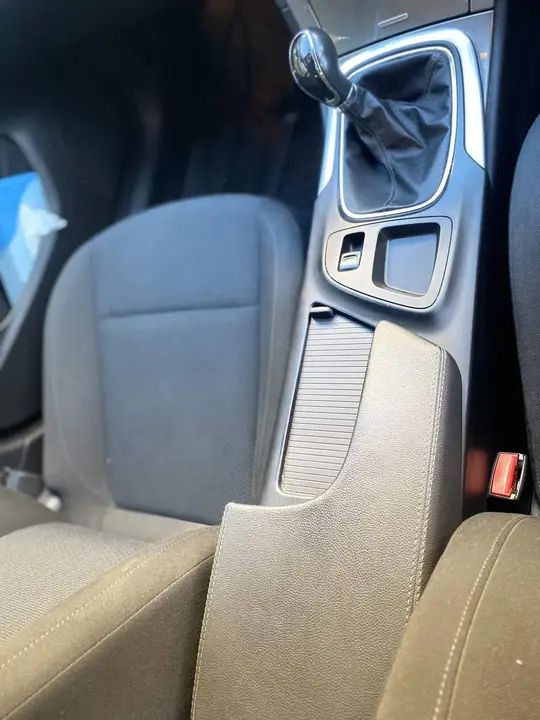 Vauxhall Insignia 2015 photo 3