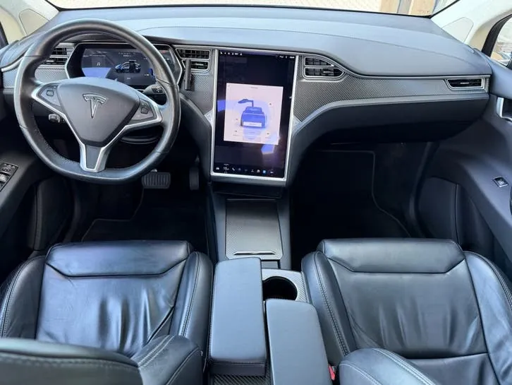 Tesla Model X 2017 photo 3