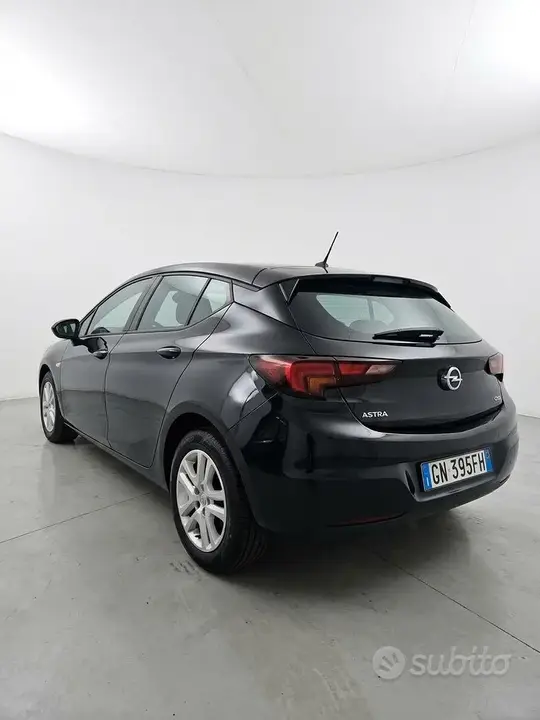Opel Astra 2021 photo 4