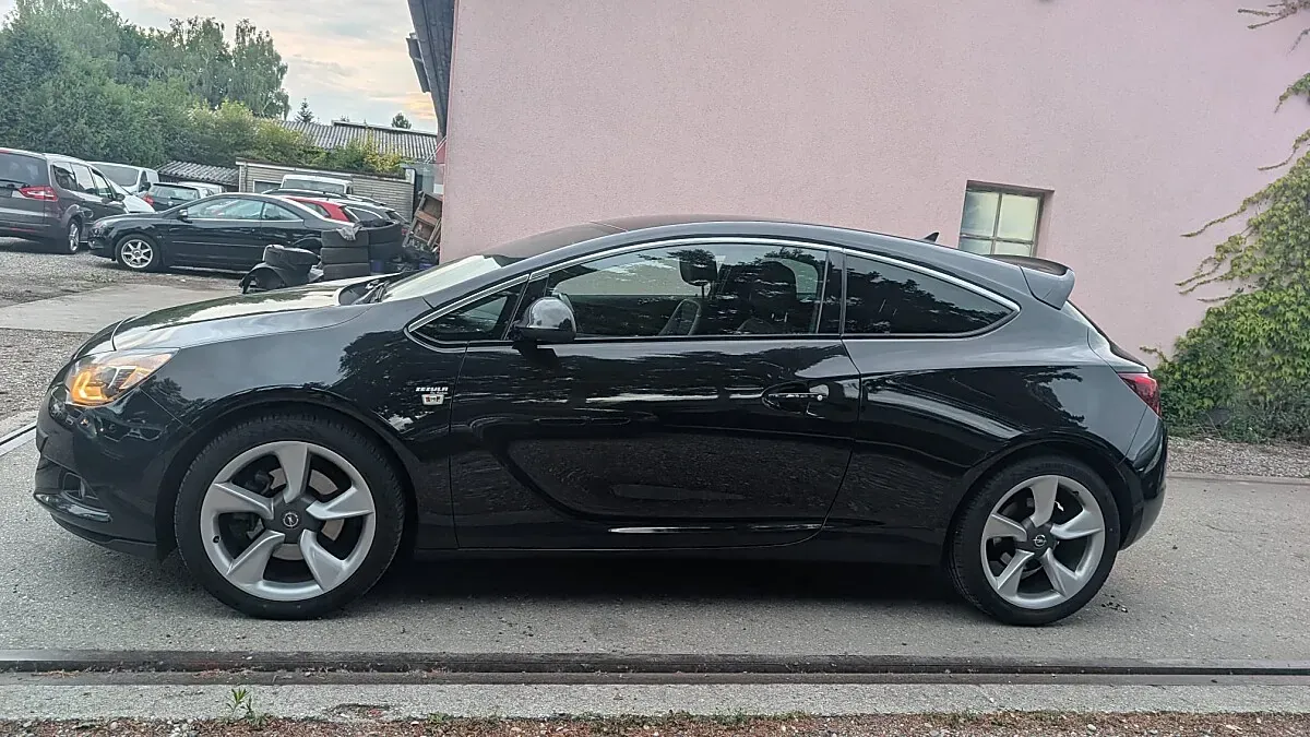 Opel Astra 2014 photo 3