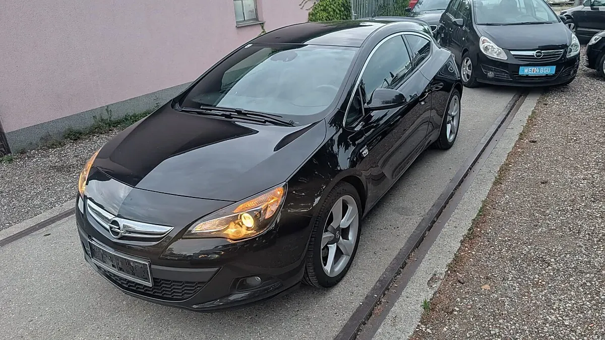 Opel Astra 2014 photo 2