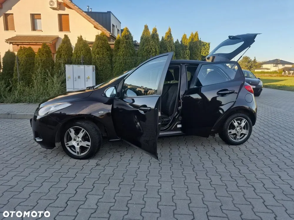 Mazda 2 2008 photo 2
