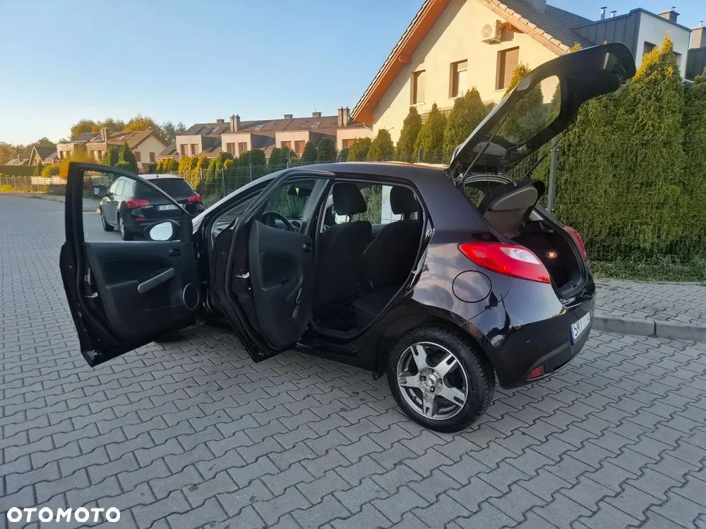 Mazda 2 2008 photo 3