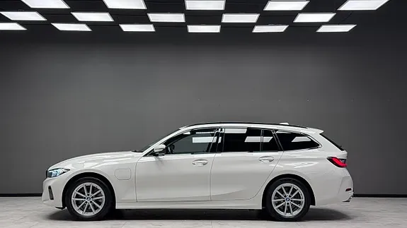 BMW 330E 2024 photo 5