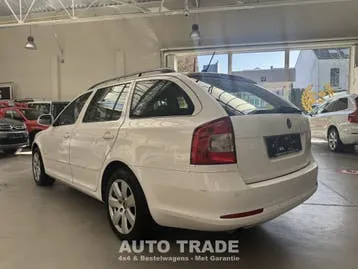 Skoda Octavia 2011 photo 3