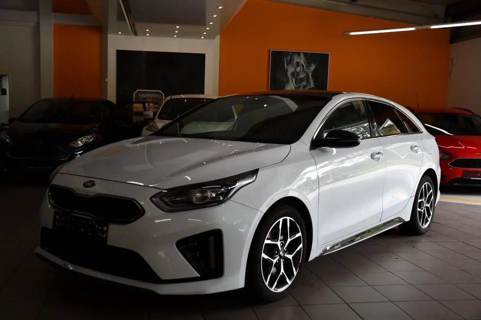 Kia Proceed