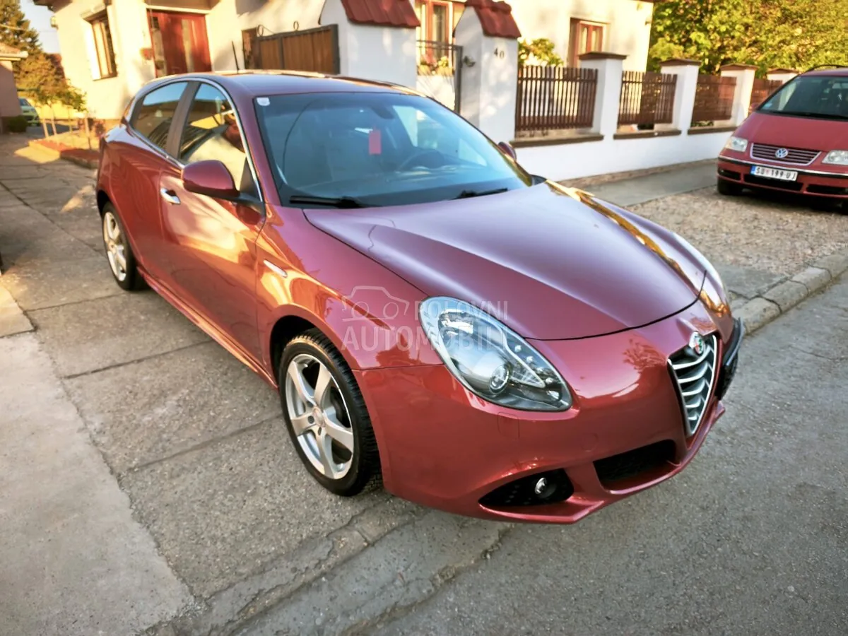 Alfa Romeo Giulietta 2011 photo 5