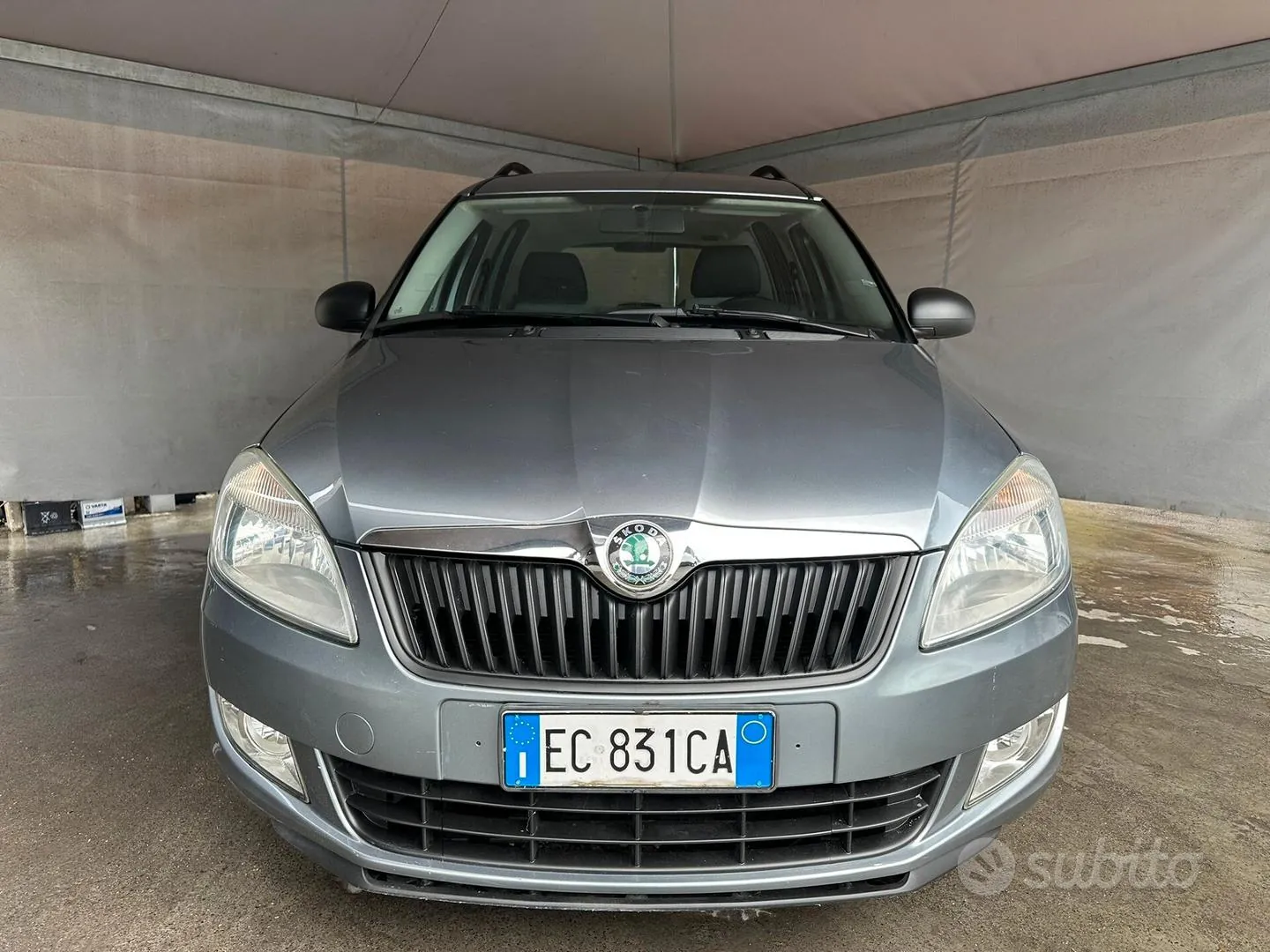 Skoda Roomster 2010 photo 2