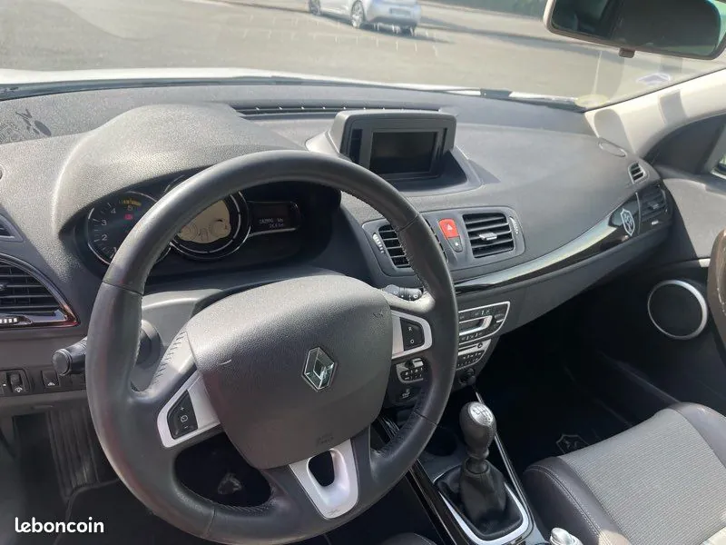 Renault Megane 2011 photo 3