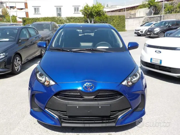 Toyota Yaris photo 2