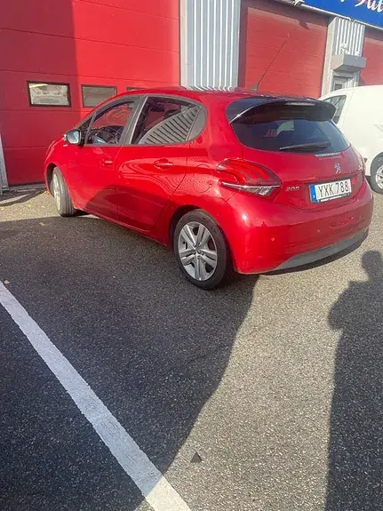 Peugeot 208 2017 photo 4