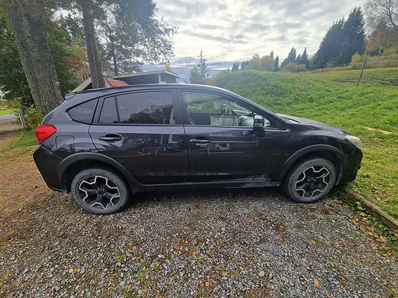 Subaru Xv 2015 photo 2